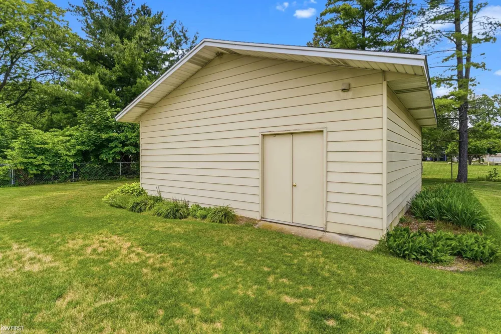 1018 Mildred Street Flushing City, MI 48433