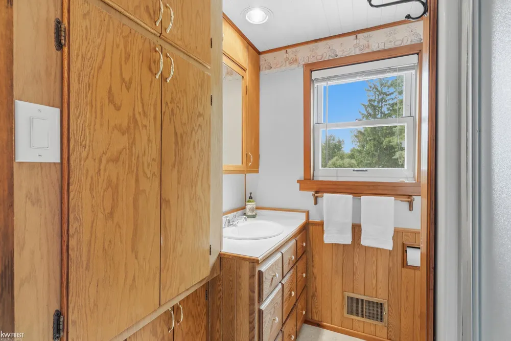 1018 Mildred Street Flushing City, MI 48433