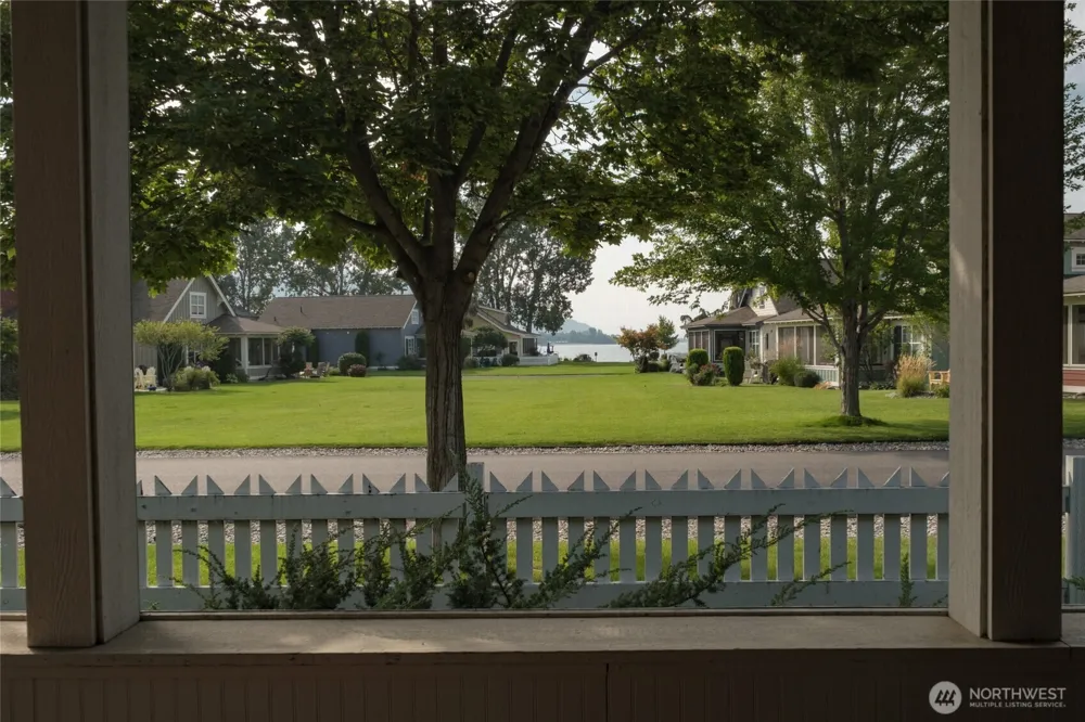 101 Flip Flop Lane Oroville, WA 98844