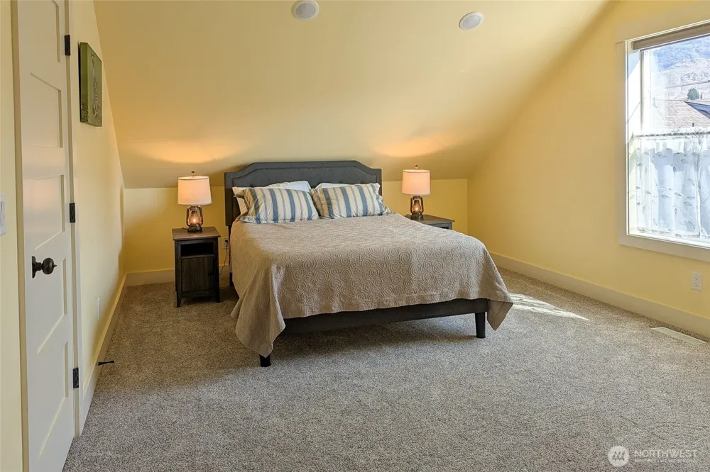 101 Flip Flop Lane Oroville, WA 98844