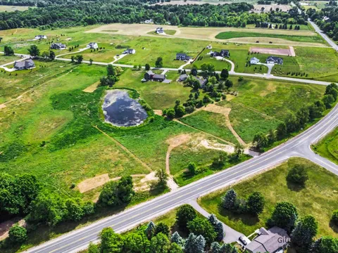 8655 Cannonsburg Road NE