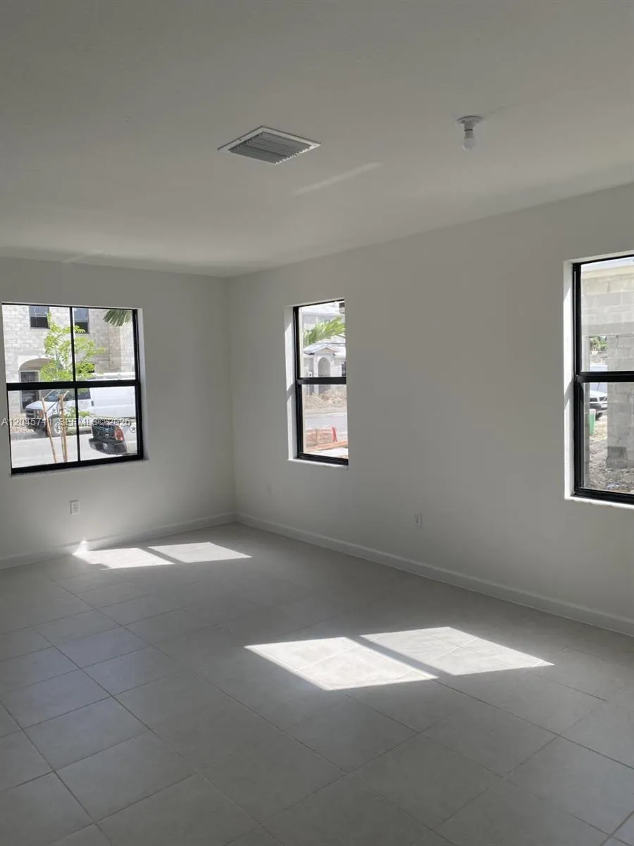 10100 SW 228 Terrace Miami, FL 33190