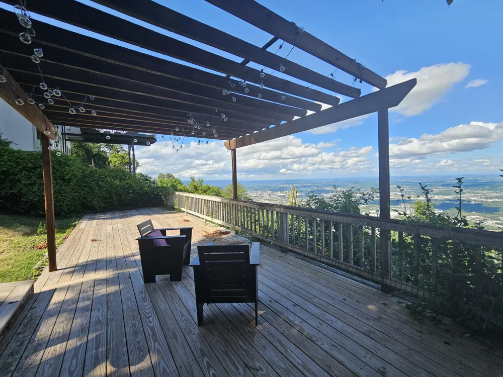 1003 E Brow Road Lookout Mountain, TN 37350