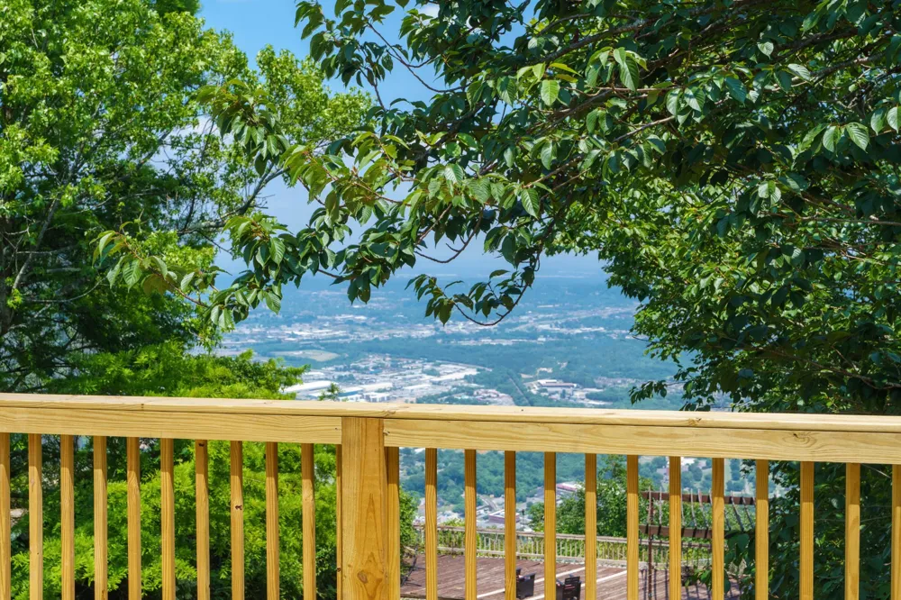 1003 E Brow Road Lookout Mountain, TN 37350