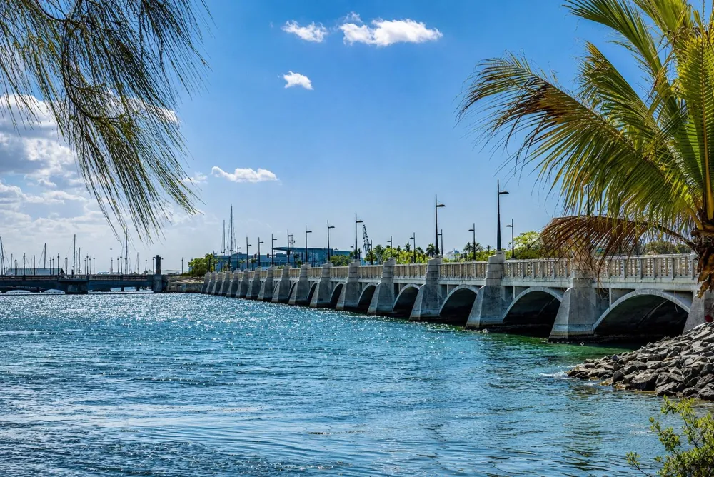 864 ASHFORD AVE. #712 San Juan, PR 00907