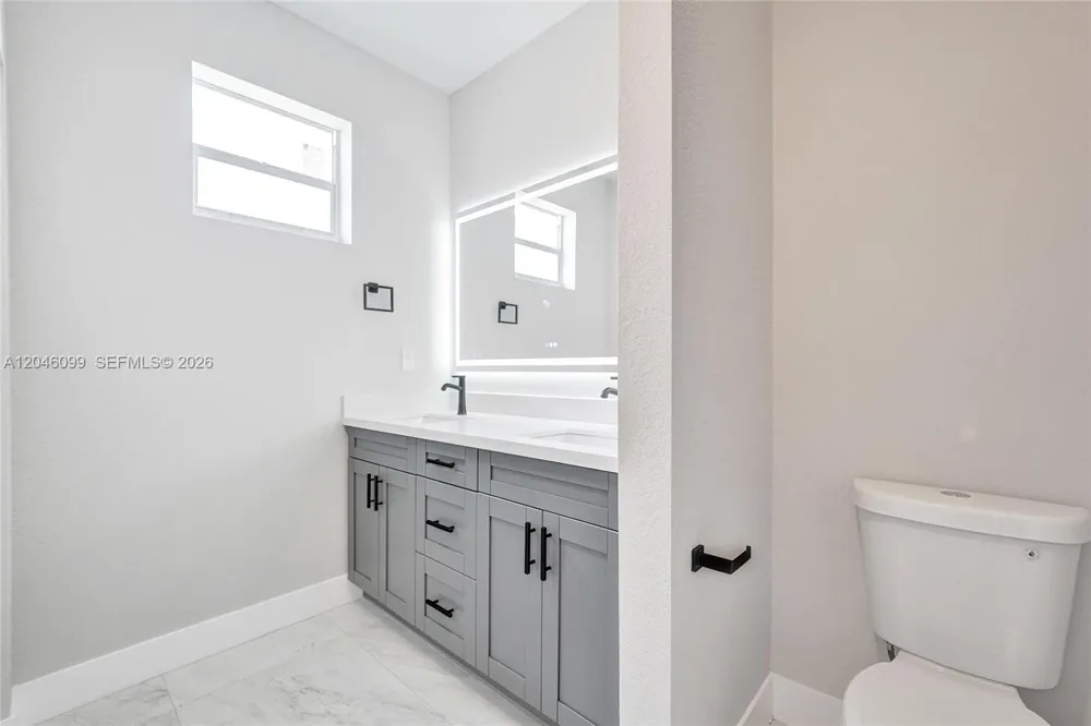 211 NW 14th Ct Dania Beach, FL 33004