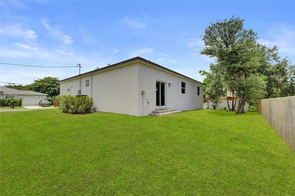 211 NW 14th Ct Dania Beach, FL 33004