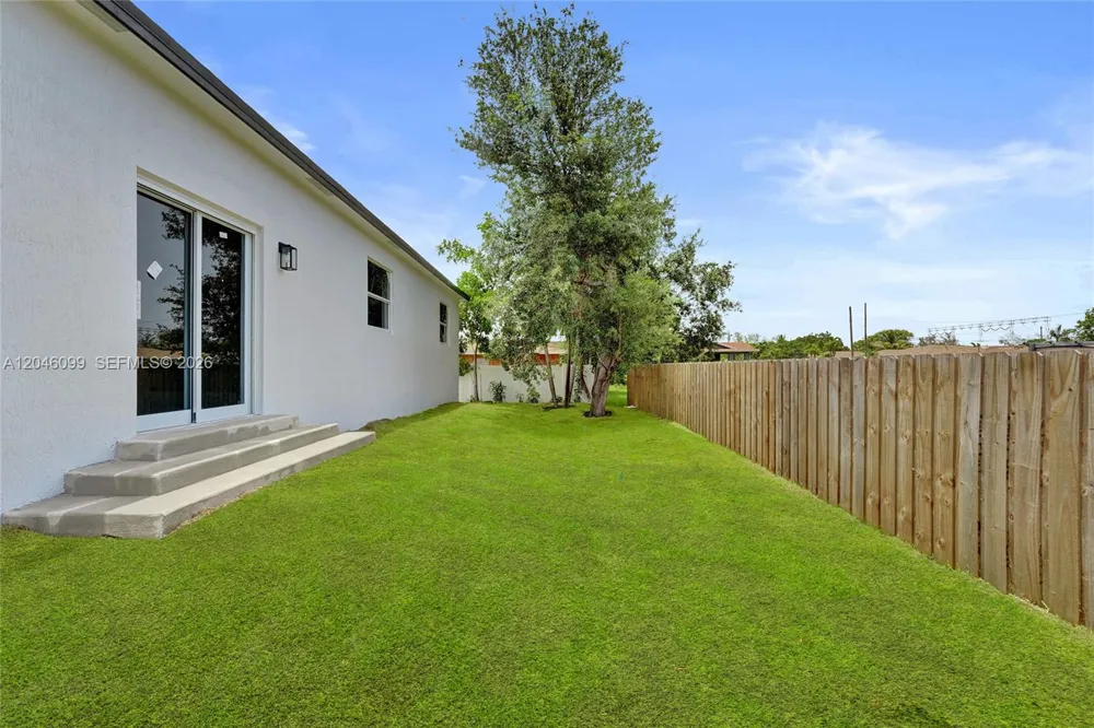211 NW 14th Ct Dania Beach, FL 33004