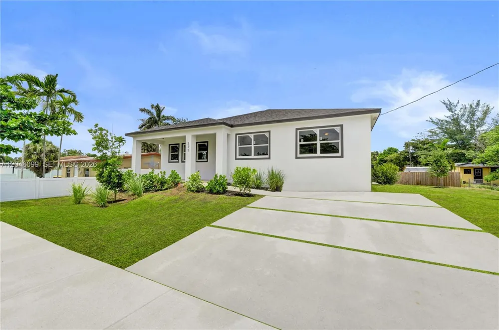 211 NW 14th Ct Dania Beach, FL 33004