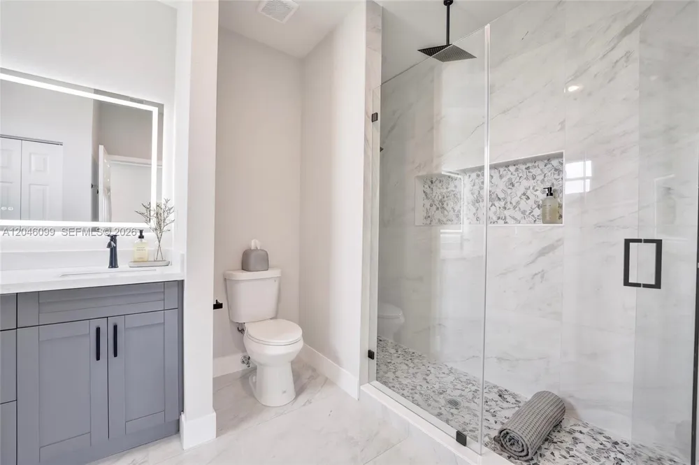 211 NW 14th Ct Dania Beach, FL 33004