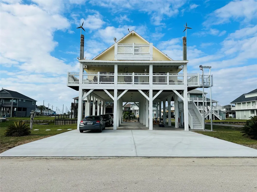 2599 Breaker Drive Bolivar Peninsula, TX 77650