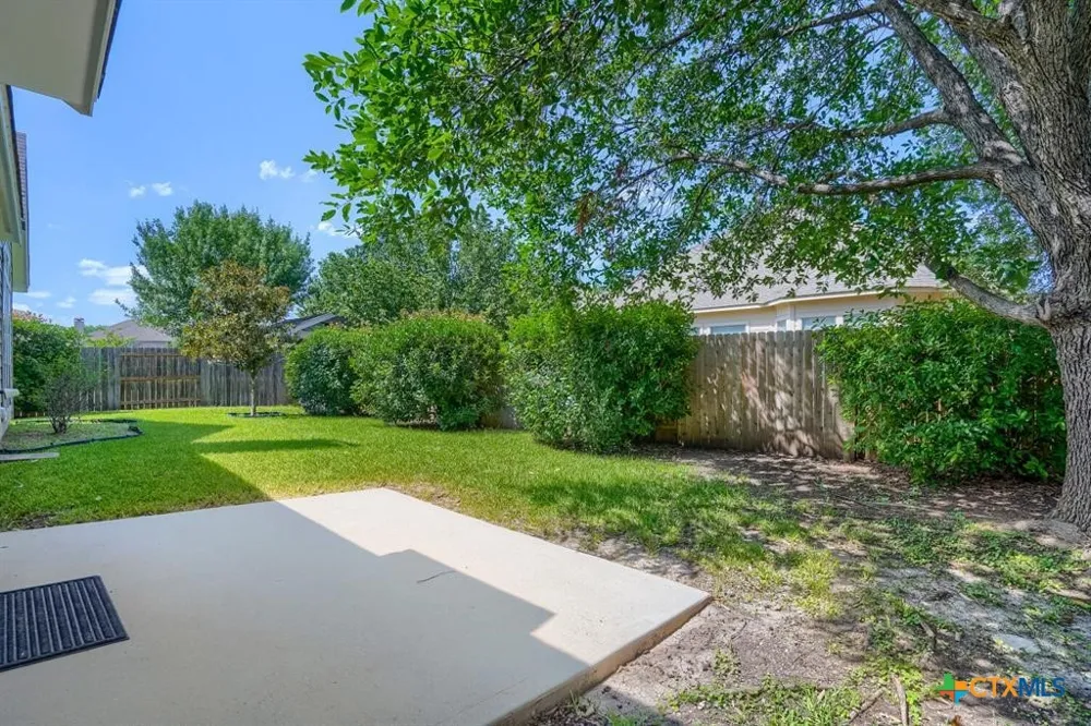 2985 Prairie Bluff Seguin, TX 78155