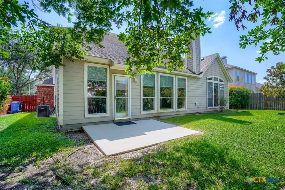 2985 Prairie Bluff Seguin, TX 78155