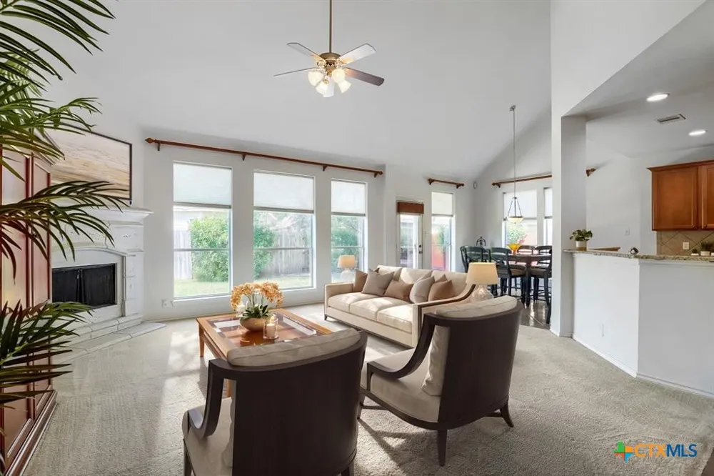 2985 Prairie Bluff Seguin, TX 78155