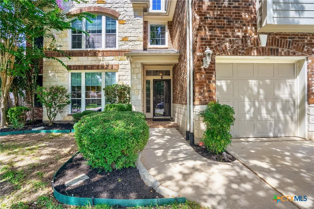 2985 Prairie Bluff Seguin, TX 78155