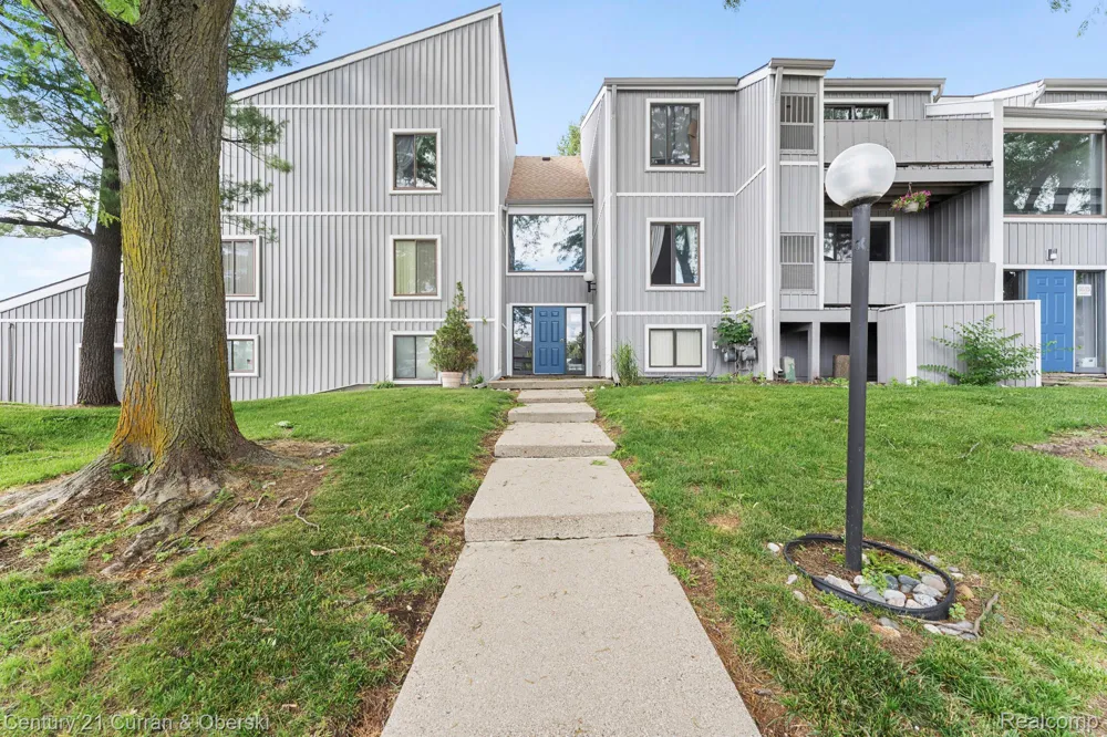9601 Bayview Drive #301 Ypsilanti Charter Township, MI 48197