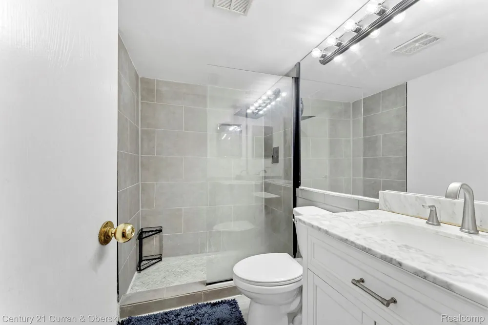 9601 Bayview Drive #301 Ypsilanti Charter Township, MI 48197