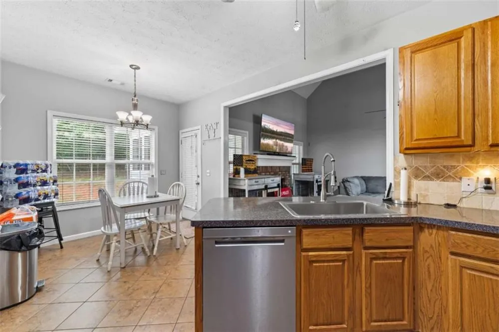 238 Apple Valley Road Commerce, GA 30529