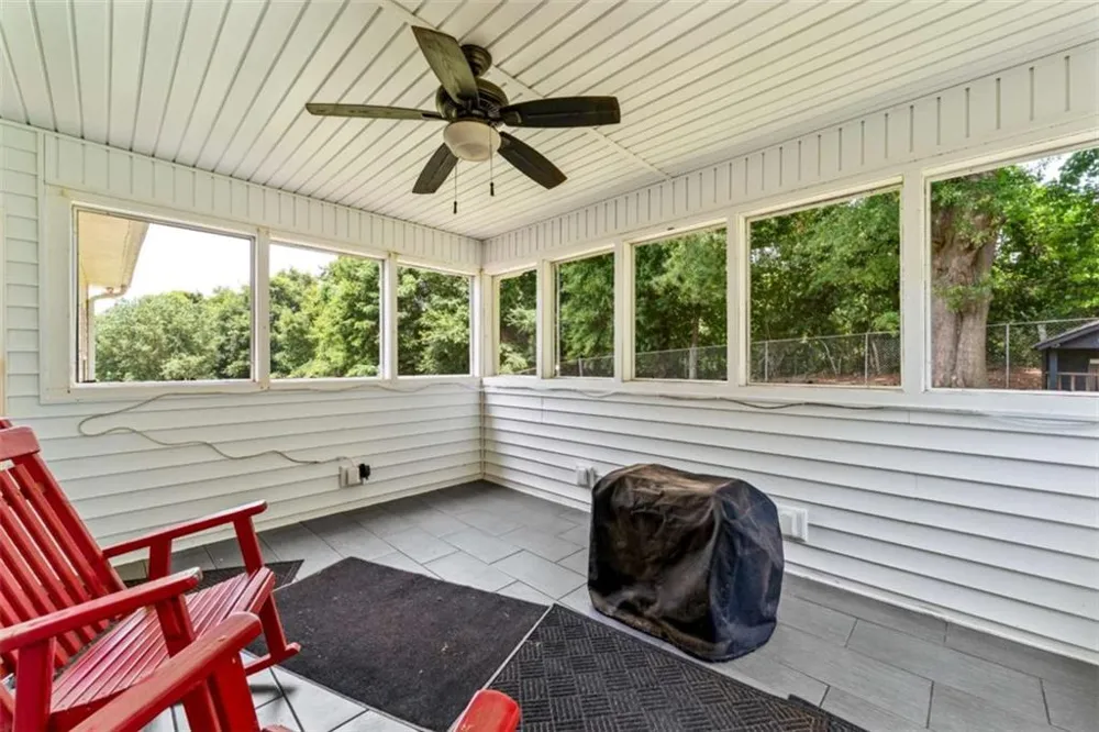 238 Apple Valley Road Commerce, GA 30529
