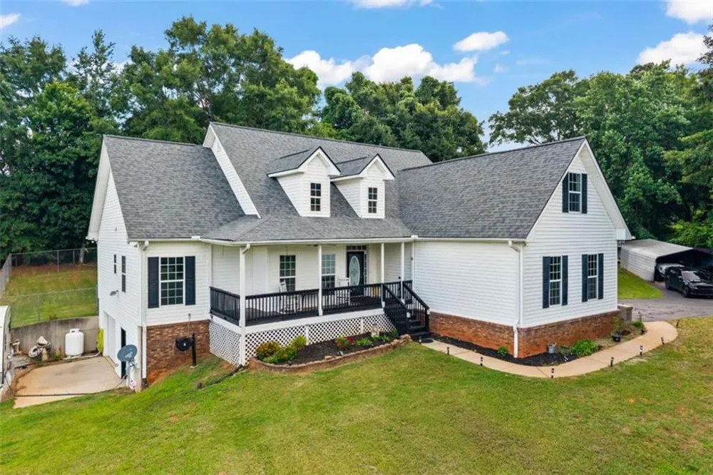 238 Apple Valley Road Commerce, GA 30529