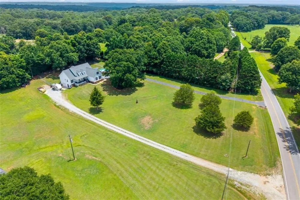 238 Apple Valley Road Commerce, GA 30529