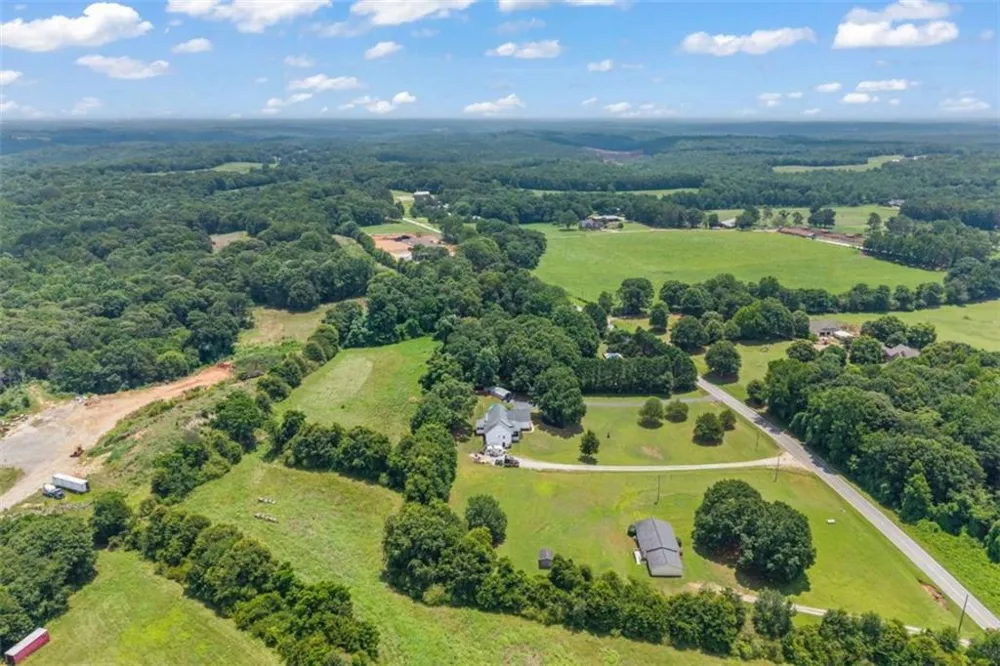 238 Apple Valley Road Commerce, GA 30529