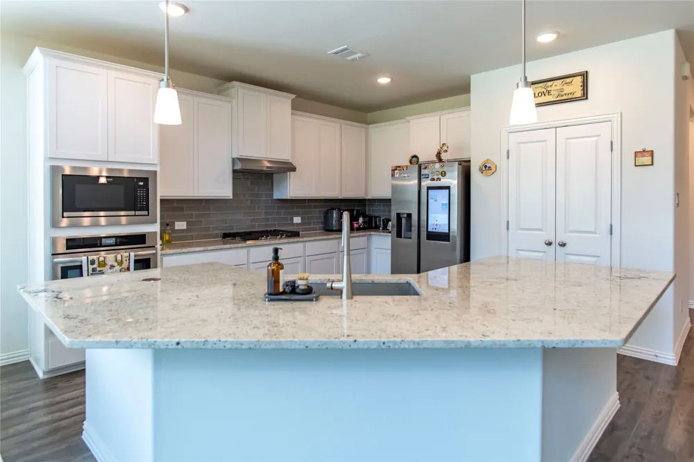 1217 Rosebay Drive Justin, TX 76247
