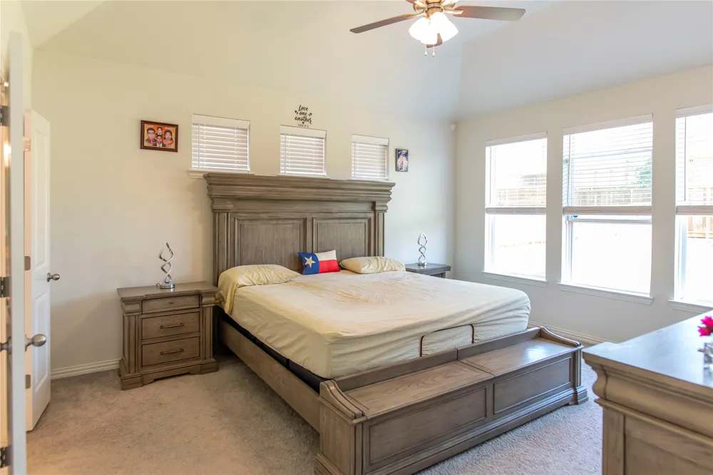 1217 Rosebay Drive Justin, TX 76247