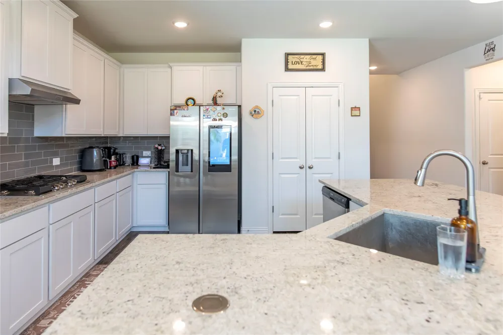 1217 Rosebay Drive Justin, TX 76247