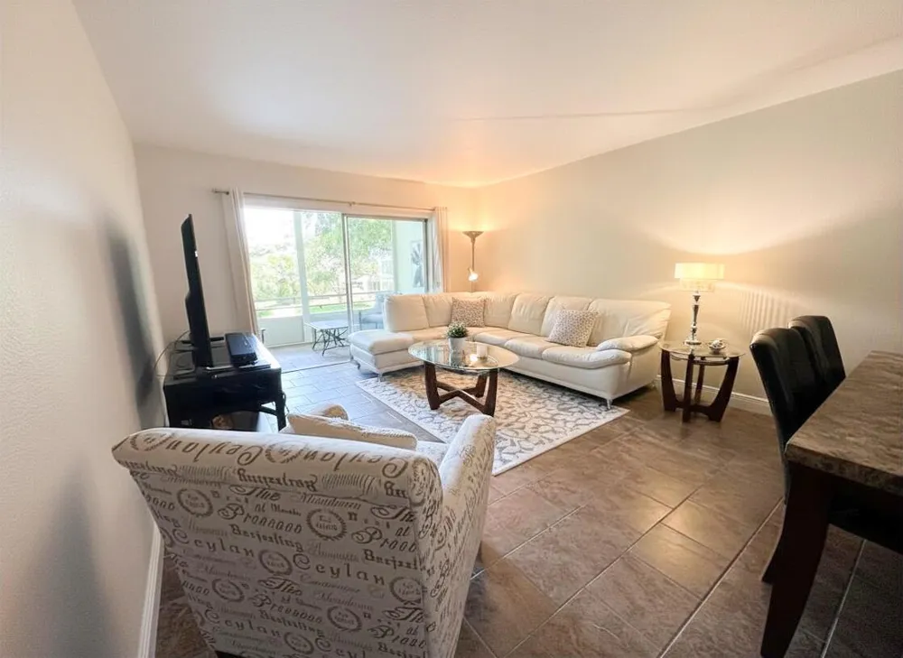 5131 W Oakland Park Boulevard #202 Lauderdale Lakes, FL 33313