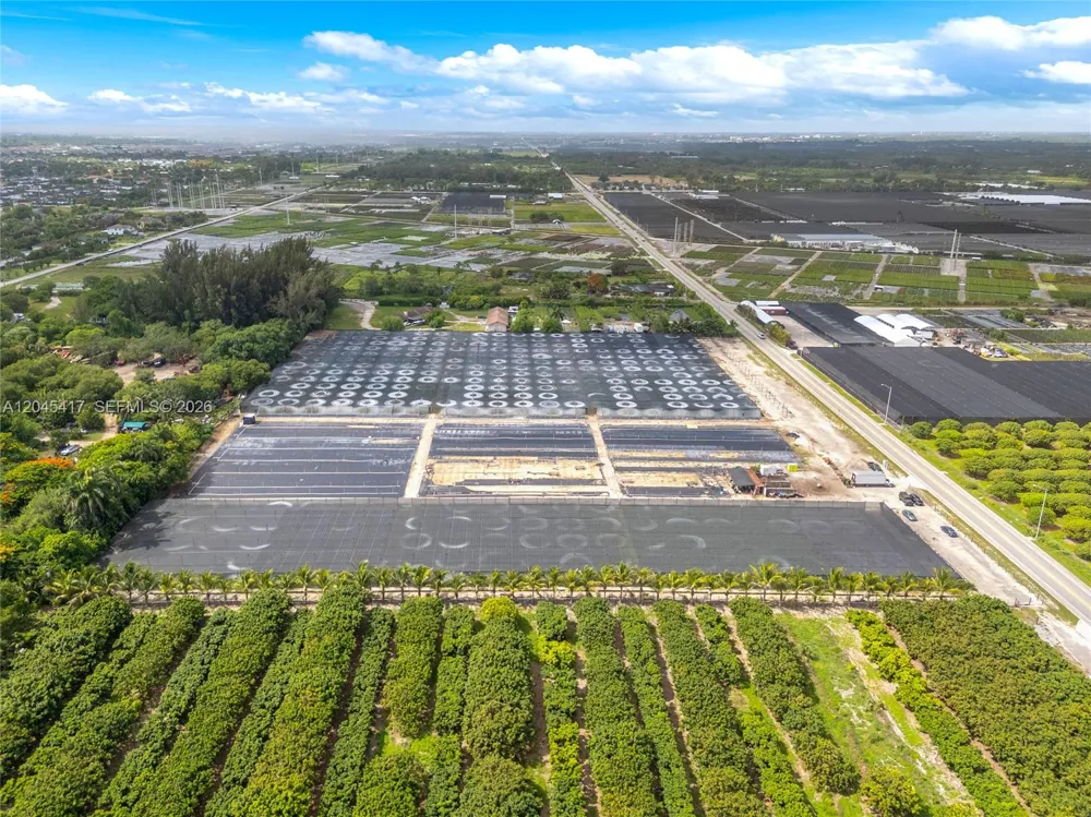 20401 137th Ave Miami, FL 33177