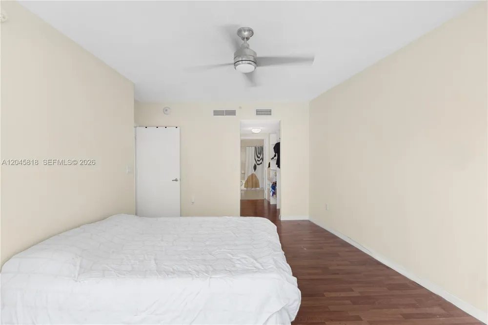 1750 Bayshore Dr #2414 Miami, FL 33132