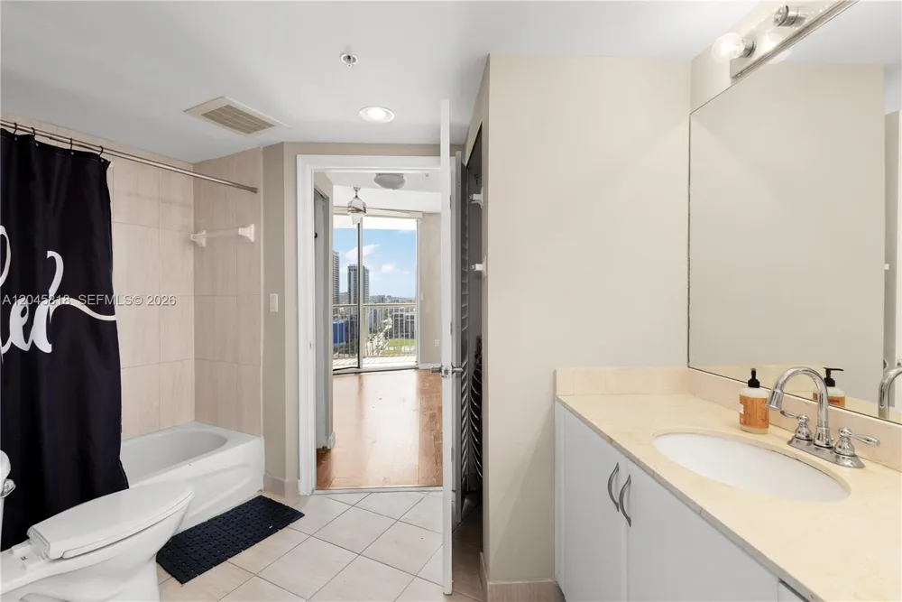 1750 Bayshore Dr #2414 Miami, FL 33132