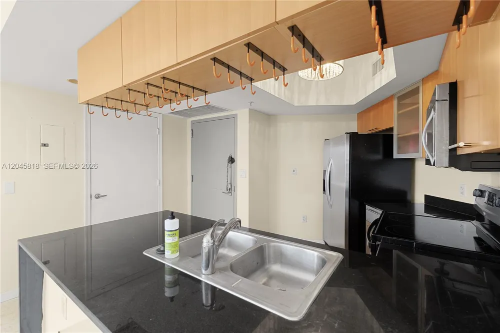 1750 Bayshore Dr #2414 Miami, FL 33132