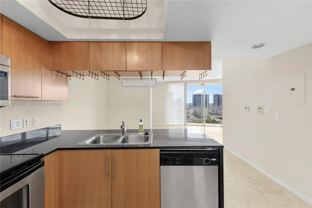 1750 Bayshore Dr #2414 Miami, FL 33132