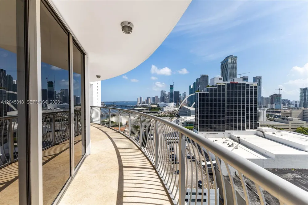 1750 Bayshore Dr #2414 Miami, FL 33132