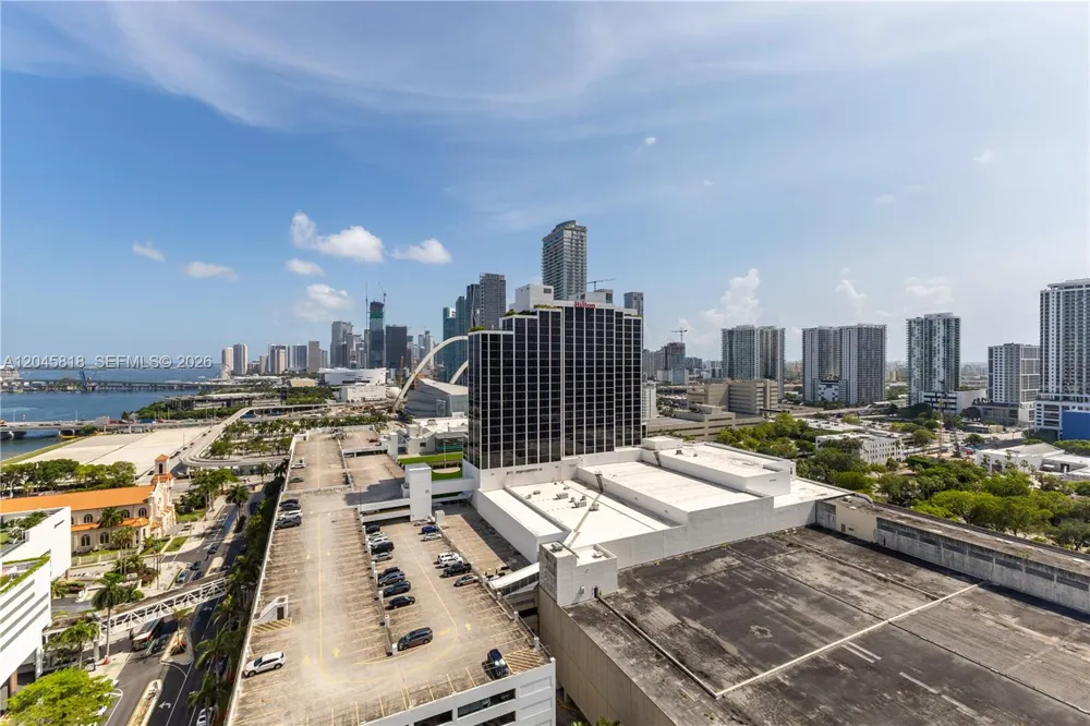 1750 Bayshore Dr #2414 Miami, FL 33132
