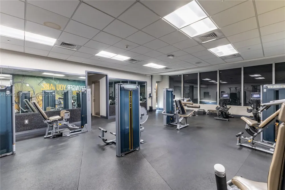 1750 Bayshore Dr #2414 Miami, FL 33132