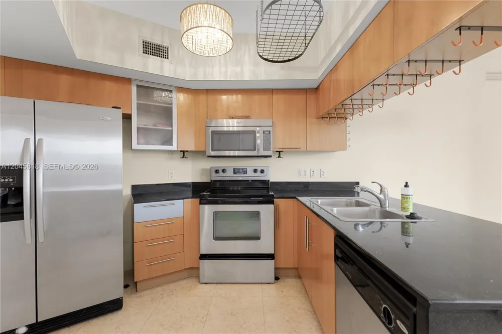 1750 Bayshore Dr #2414 Miami, FL 33132