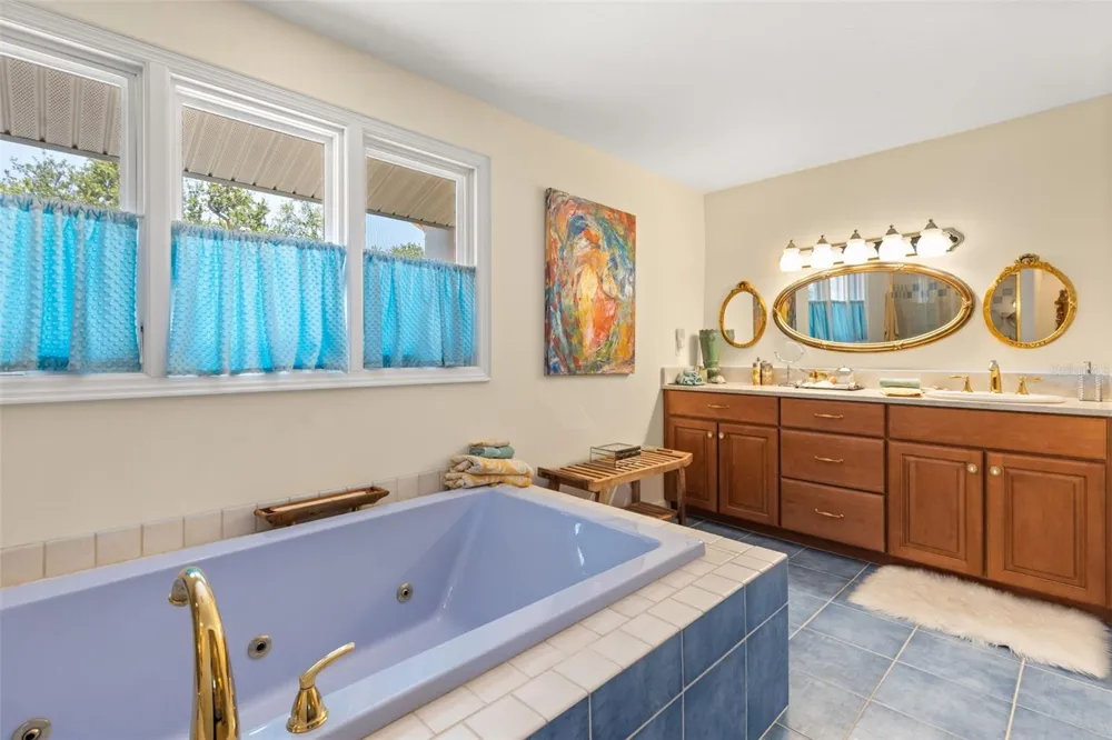 6118 RIVERVIEW BOULEVARD Bradenton, FL 34209