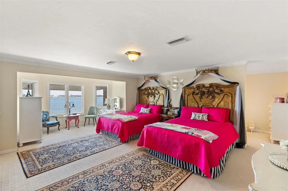 6118 RIVERVIEW BOULEVARD Bradenton, FL 34209