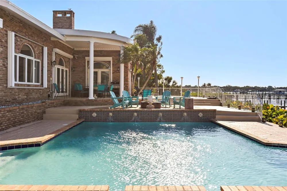 6118 RIVERVIEW BOULEVARD Bradenton, FL 34209