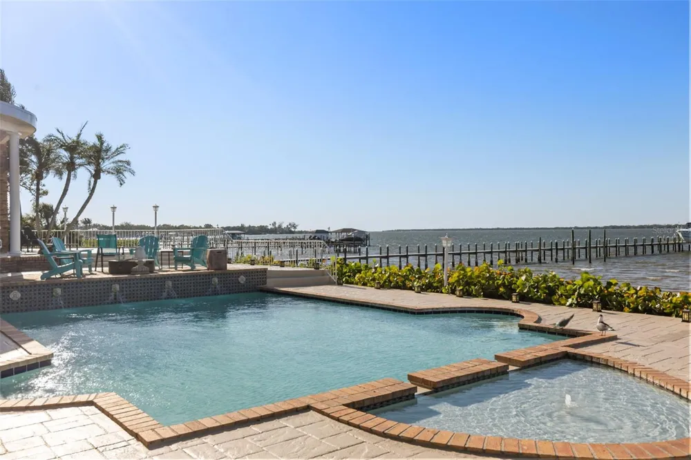 6118 RIVERVIEW BOULEVARD Bradenton, FL 34209