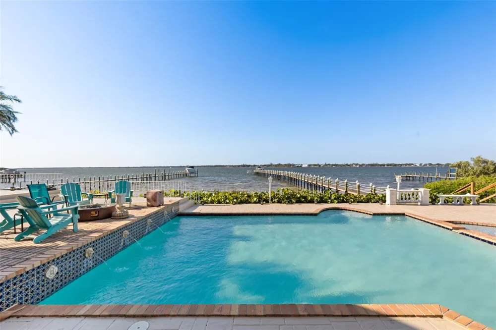 6118 RIVERVIEW BOULEVARD Bradenton, FL 34209