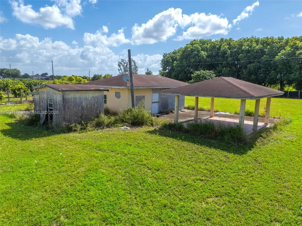 320 Sw 217 Ave Homestead, FL 33030
