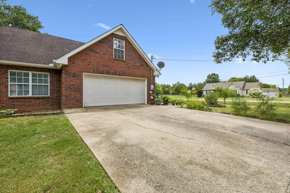 5633 Constantine Dr Rockvale, TN 37153