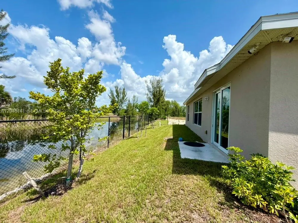 4104 NE 12TH CT Cape Coral, FL 33909