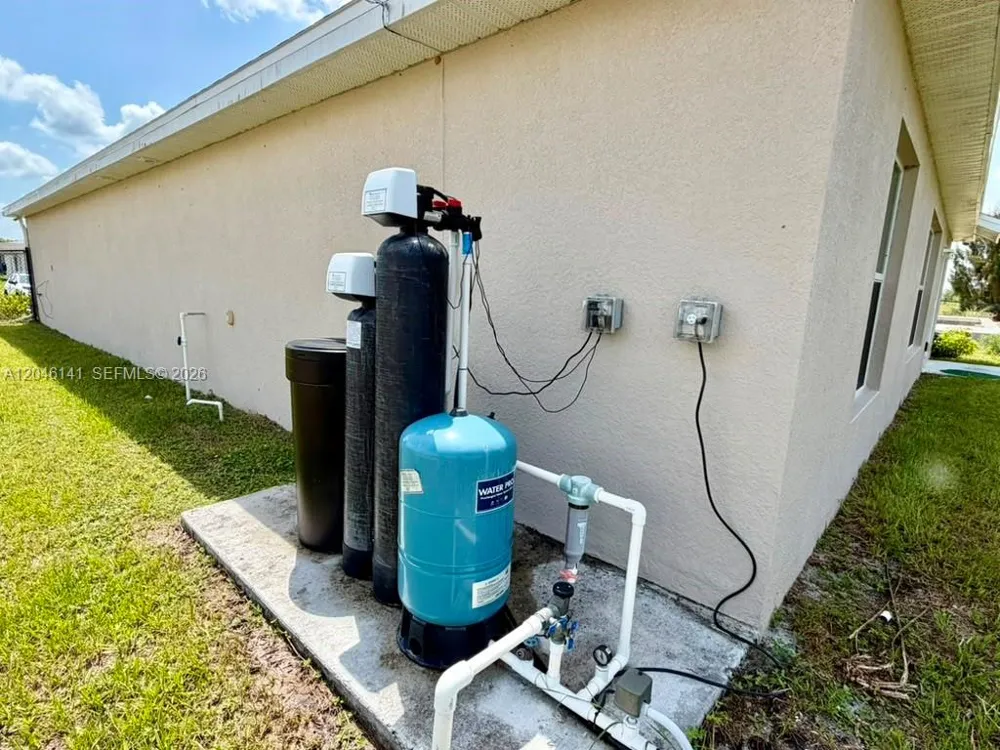 4104 NE 12TH CT Cape Coral, FL 33909