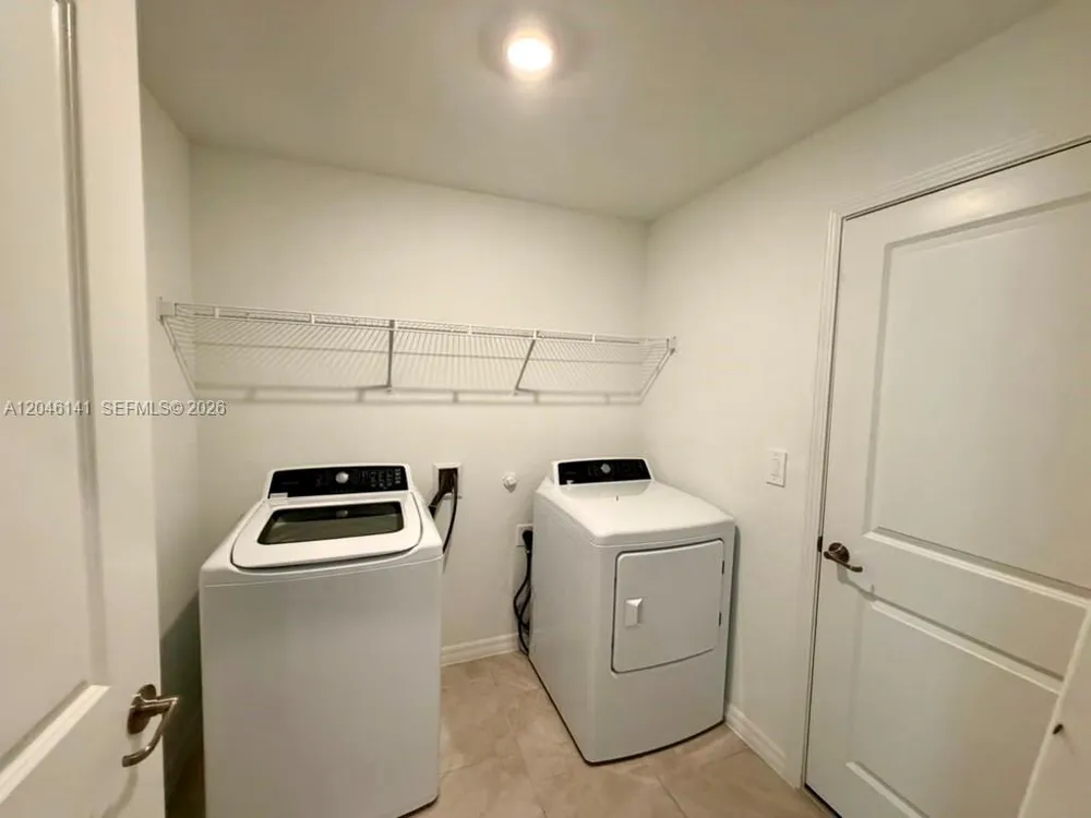 4104 NE 12TH CT Cape Coral, FL 33909