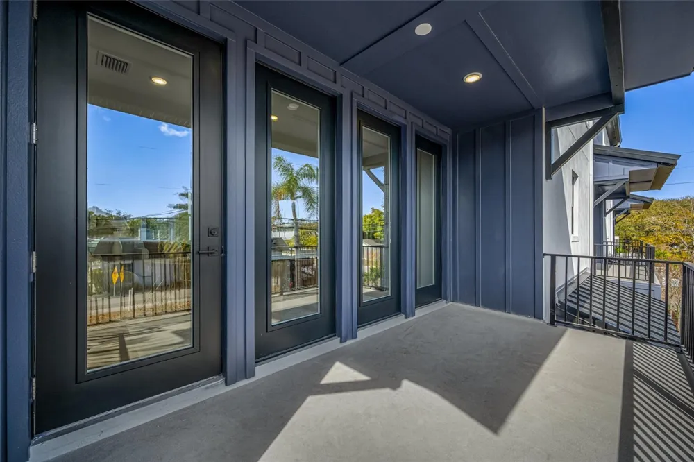 3009 1ST AVENUE St Petersburg, FL 33713